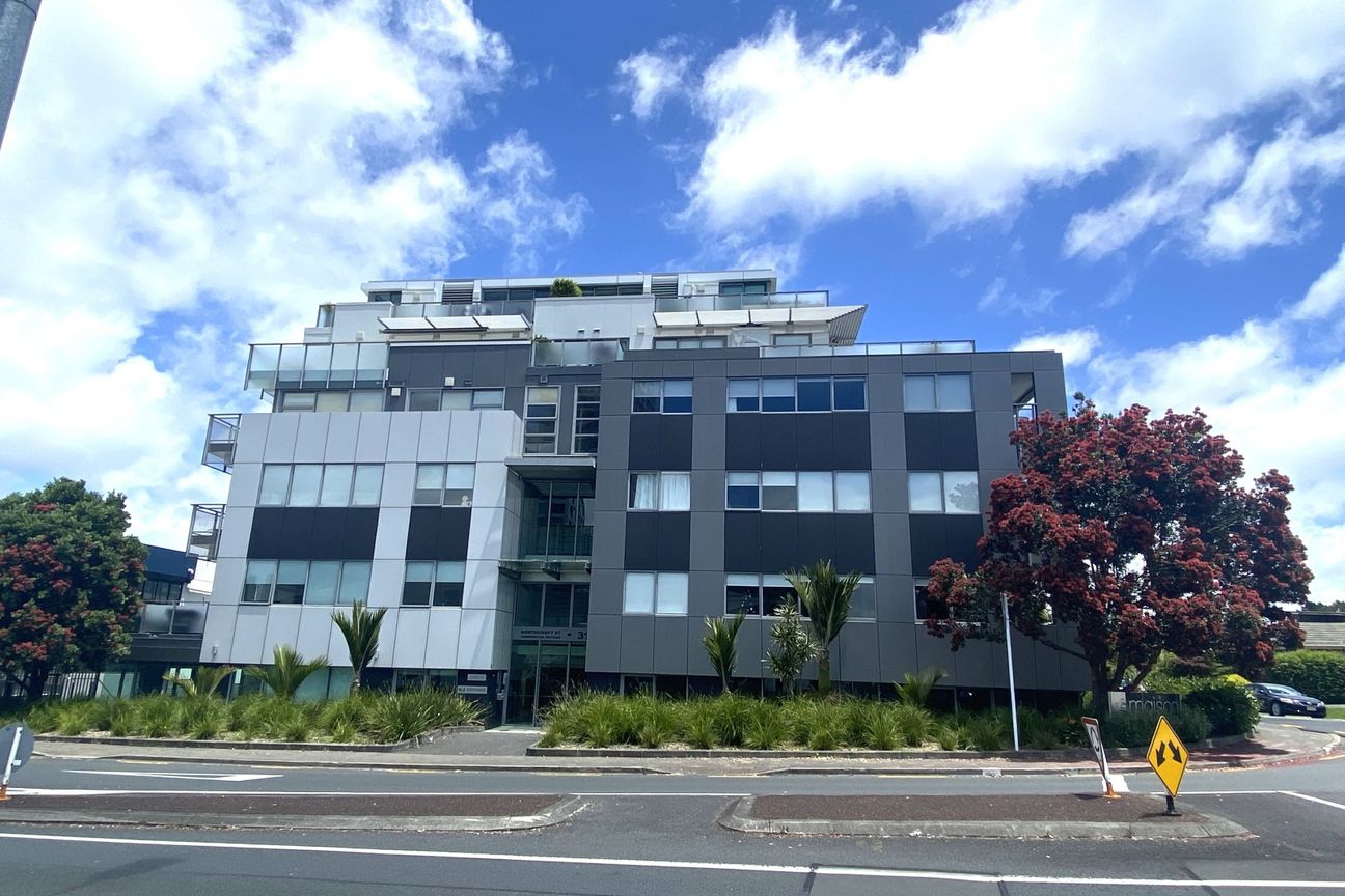 Modern, well presented Takapuna office - Visning 2