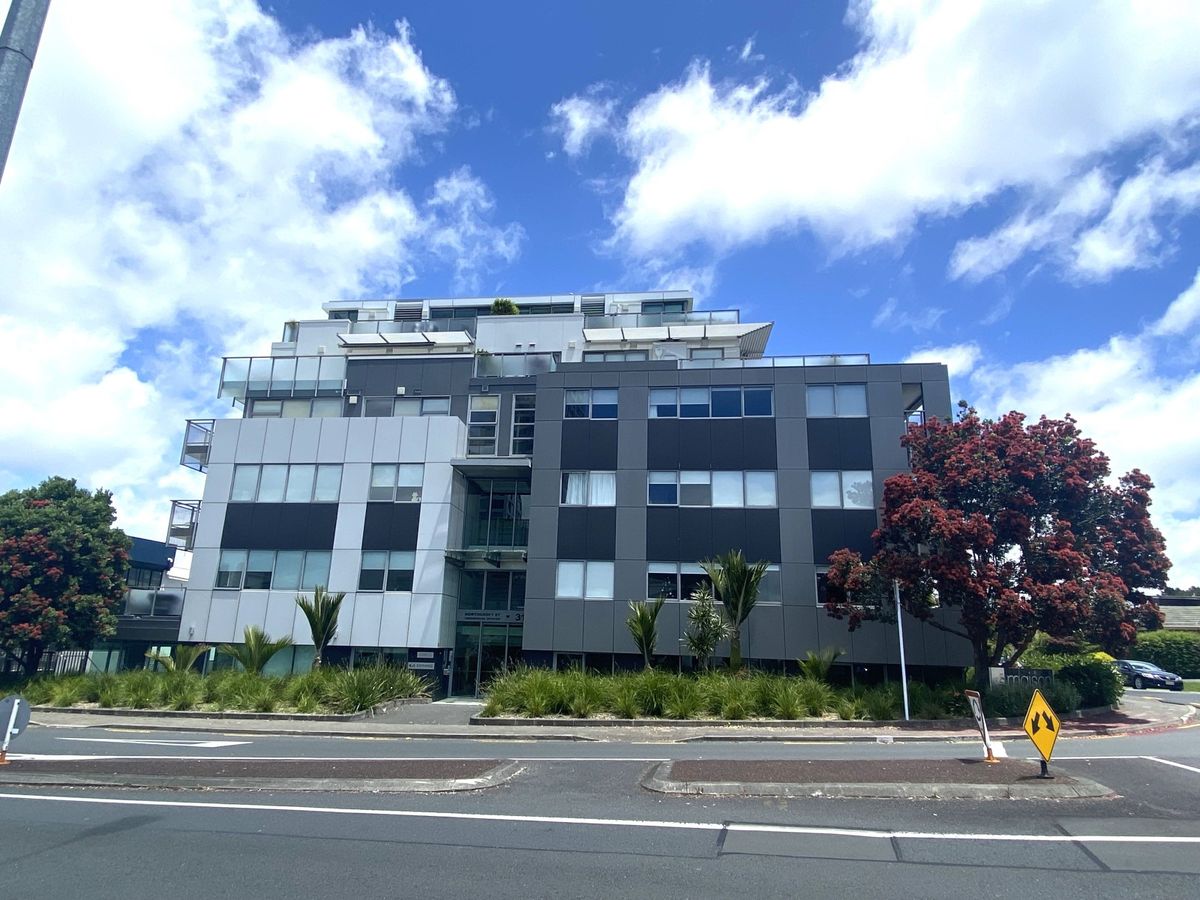 Modern, well presented Takapuna office - Vaade 2