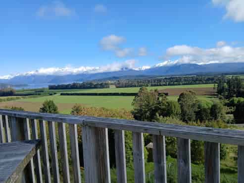 270 Hillside-Manapouri Road, Manapouri
