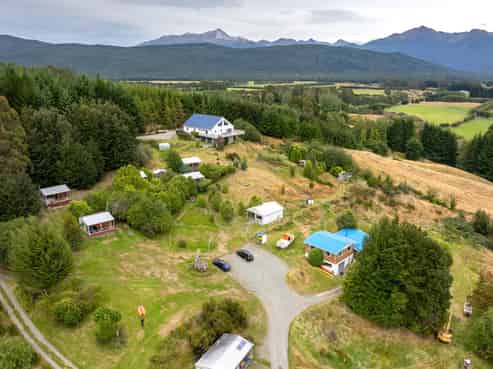 270 Hillside-Manapouri Road, Manapouri