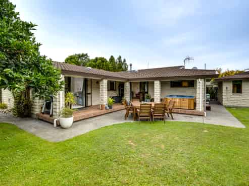 54 Allens Lane, Clive