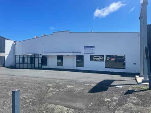 Gill Street warehouse with parking and profile