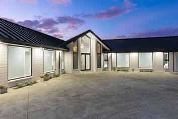 135 Okura River Road, Okura