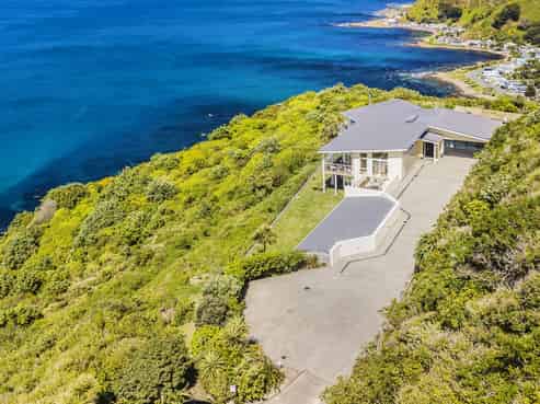 16 Signallers Grove, Breaker Bay
