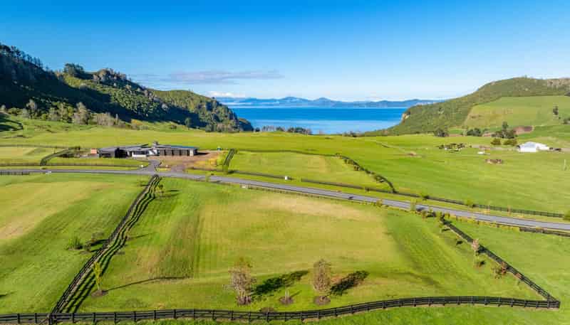 1 Taumata Rise, Acacia Bay