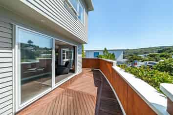  34 Bassett Road, Johnsonville