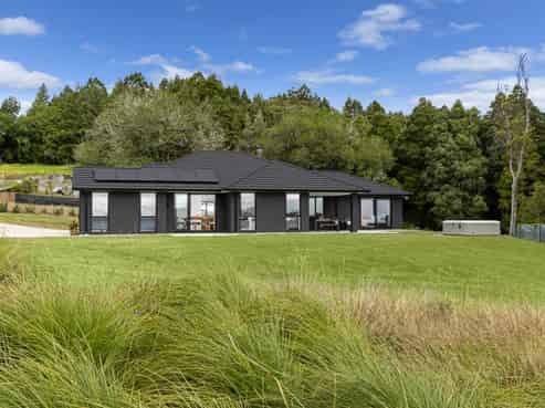 131 Bodhisattva Road, Waitoki