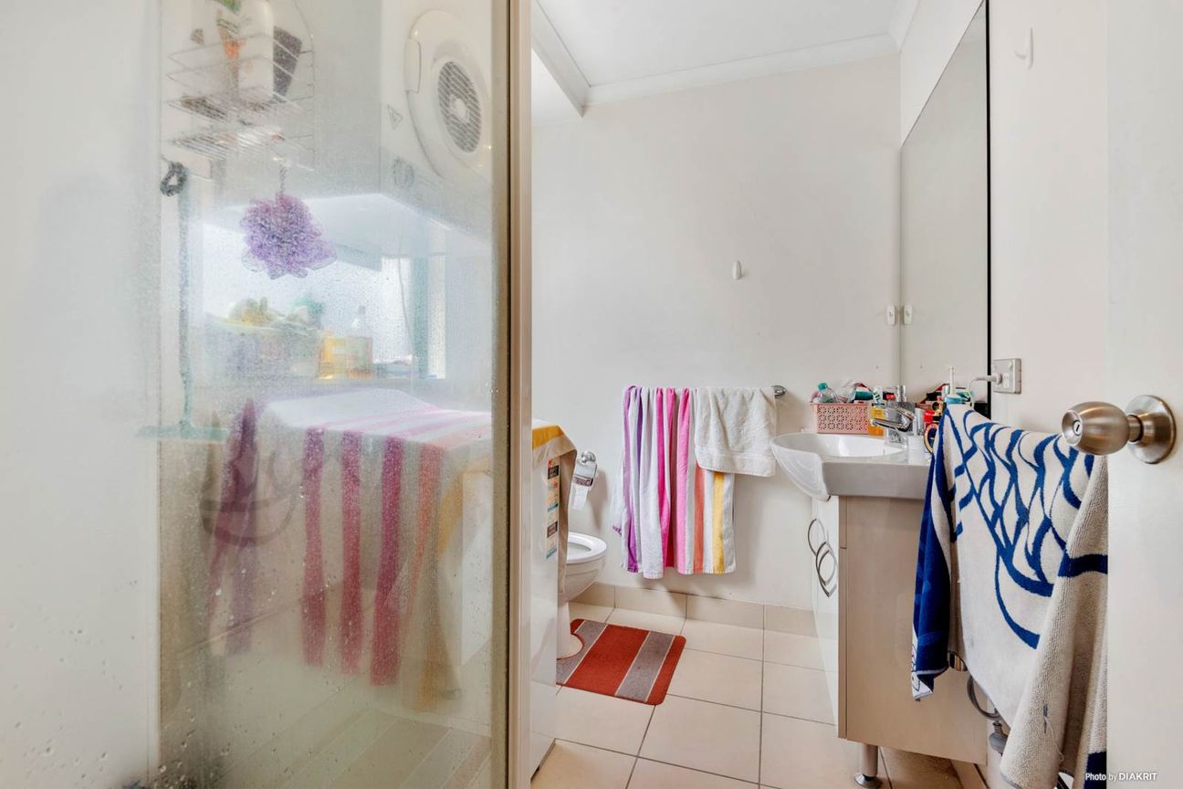 Stunning Top-Floor Oasis in the Heart of Newmarket - Widok 5
