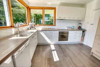 37 Main South Road, Karoro