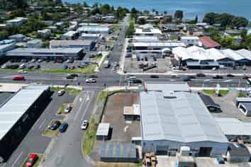 Prime freehold corner site - Just leased