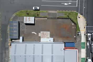 Prime freehold corner site - Just leased