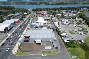 Prime freehold corner site - Just leased