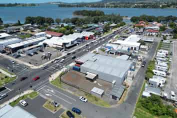 Prime freehold corner site - Just leased