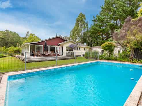 2615 Pourerere Road, Omakere