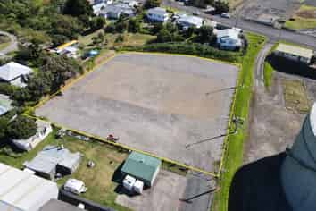 Large Yard Close to Port Taranaki