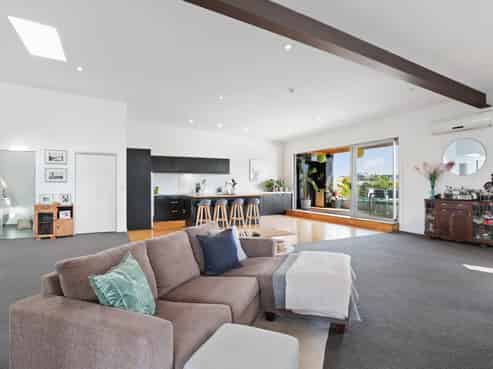 7F Factory Road, Waimauku