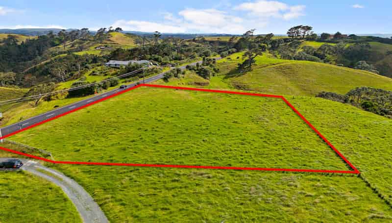 1942 Awhitu Road, Waiuku