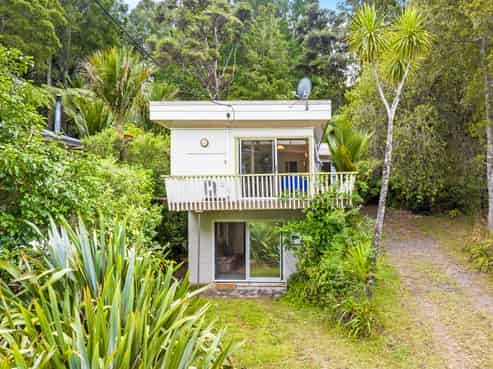 19 Clinton Road, Tawharanui Peninsula