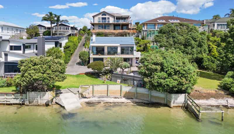 26 Crispe Road, Clarks Beach