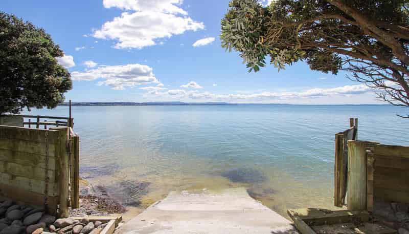 26 Crispe Road, Clarks Beach