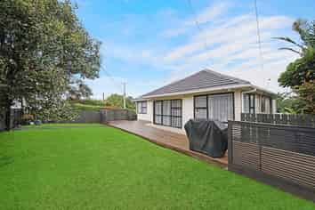 6 Cobham Crescent, Kelston