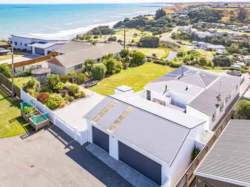 111 Peat Avenue, Kai Iwi