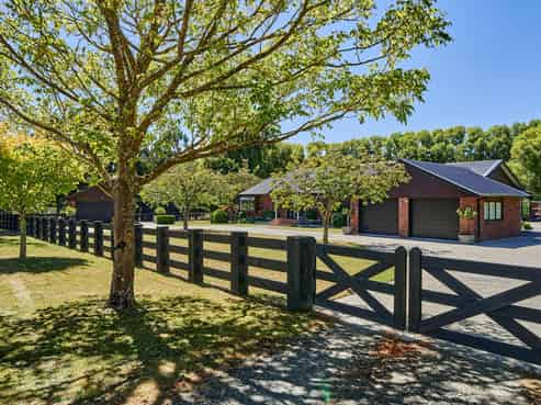 262B Katherine Mansfield Drive, Whitemans Valley