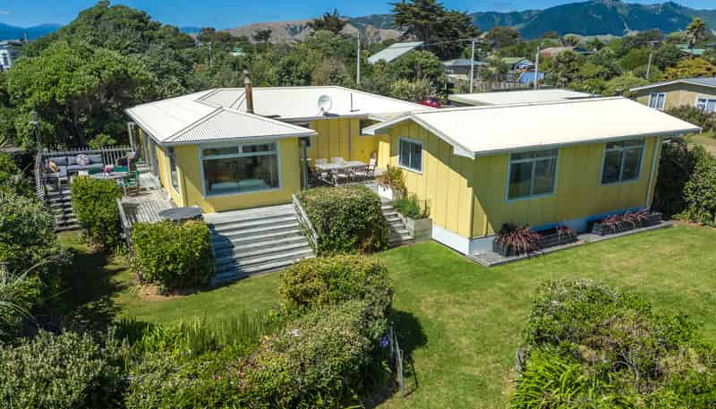 1 Rodney Avenue, Te Horo Beach