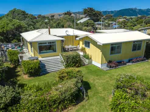 1 Rodney Avenue, Te Horo Beach