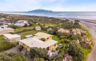 1 Rodney Avenue, Te Horo Beach