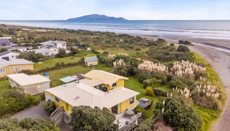 1 Rodney Avenue, Te Horo Beach