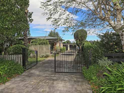 23 The Loop, Meeanee