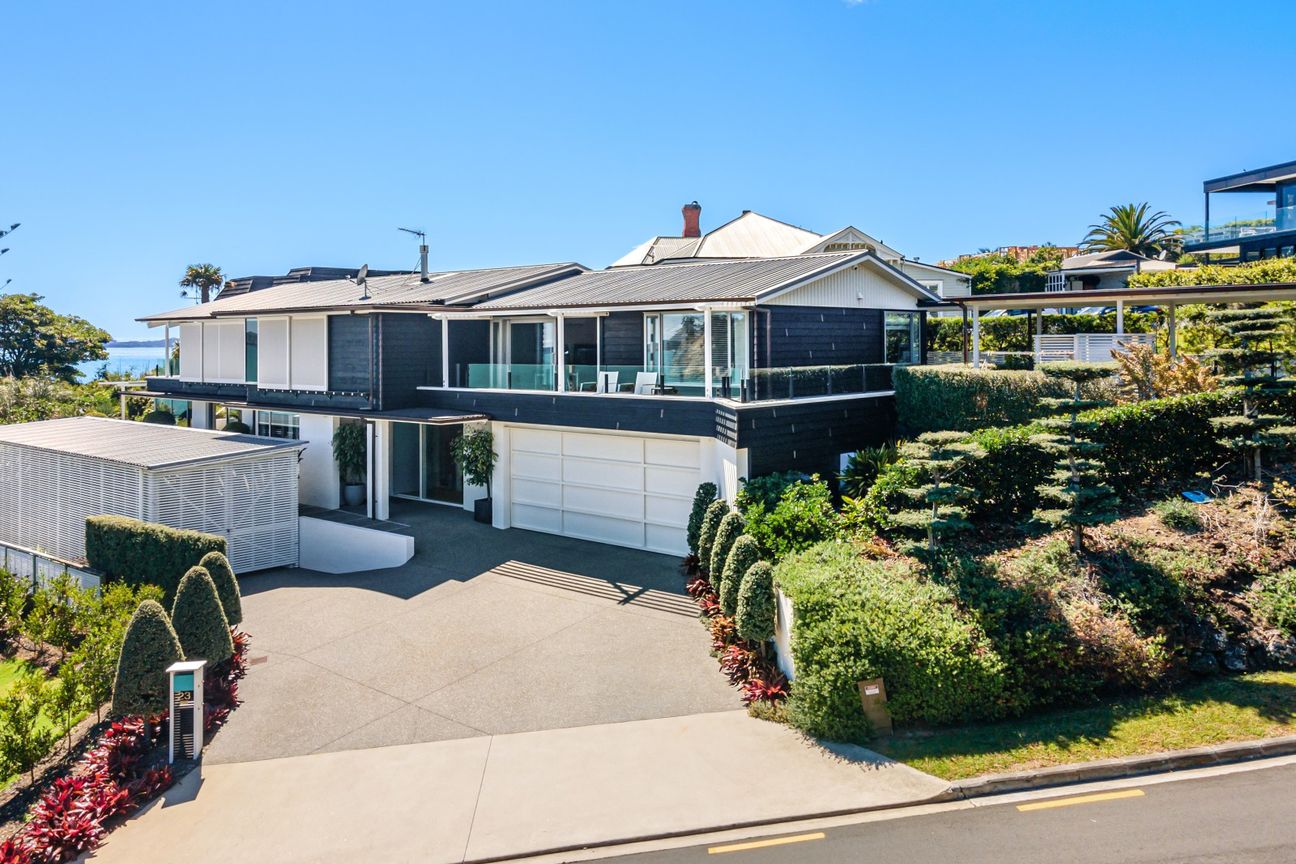 Award winning waterfront masterpiece - Vista 2