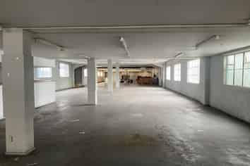 Prime Location Showroom Retail