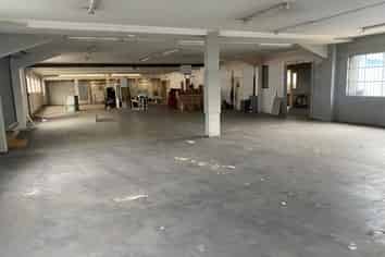 Prime Location Showroom Retail