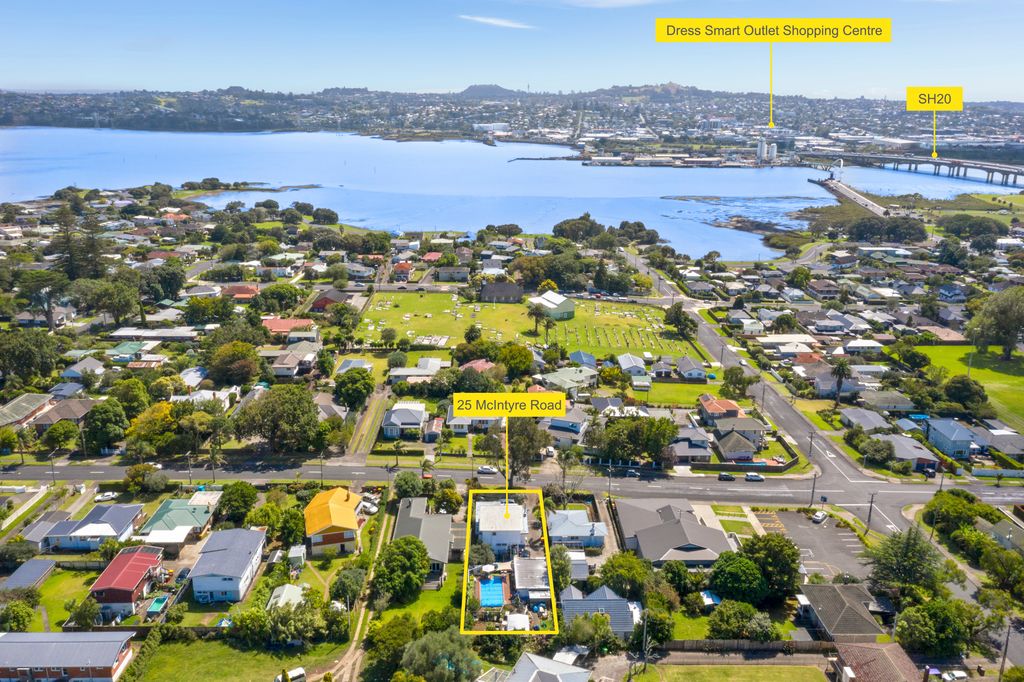 Property value 25 Mcintyre Road, Mangere Bridge realestate.co.nz