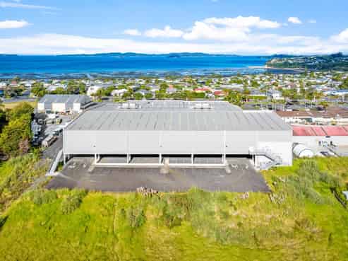 1,400sqm parking available to lease