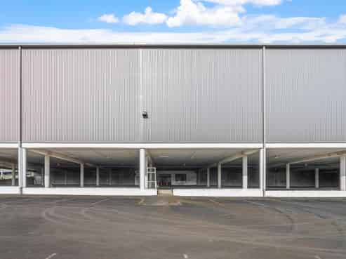 1,400sqm parking available to lease