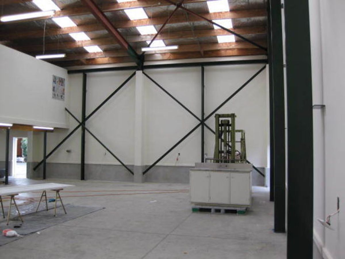 Modern secure warehouse in professionally managed – další