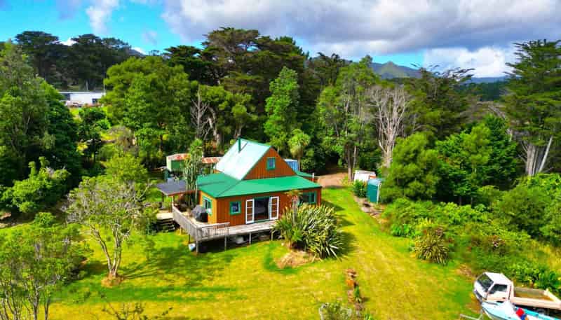 416 Pinehill Road, Omapere