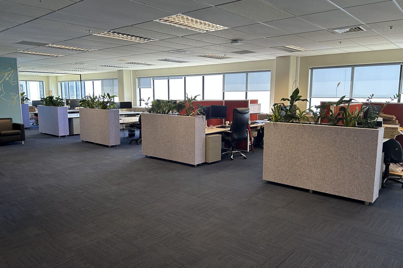 Elevated Central Position - Vista 5