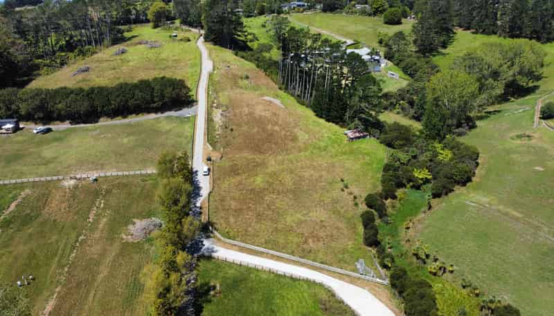 631B Dairy Flat Highway, Dairy Flat