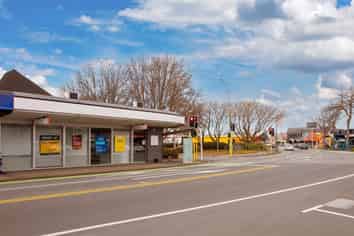 Papanui - High Profile Corner Position!