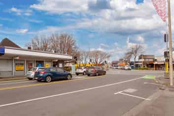 Papanui - High Profile Corner Position!