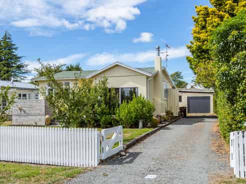 7 Reading Street, Greytown