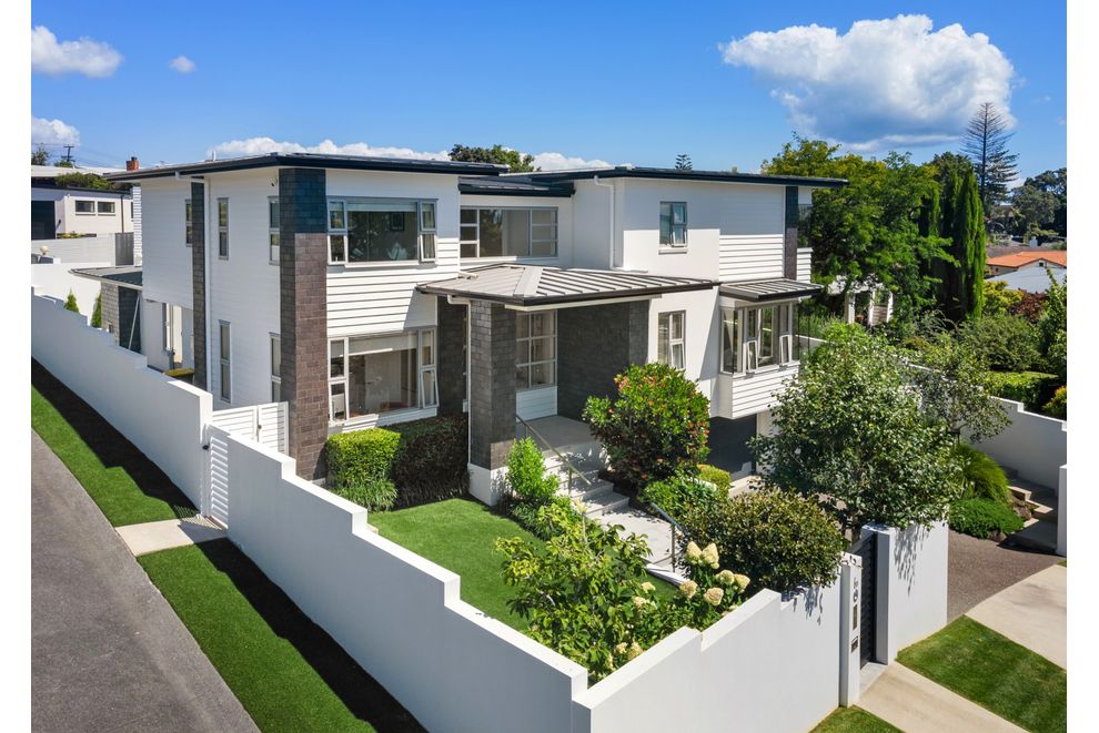 6D Burford Place, Mellons Bay, Manukau City For Sale realestate.co.nz