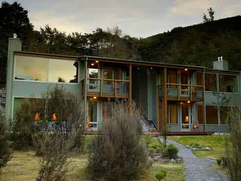 Wilderness Lodge Arthurs Pass & Cora Lynn Station