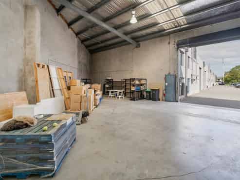 Warehouse/Office Close to the CBD