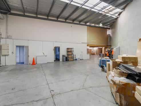 Warehouse/Office Close to the CBD