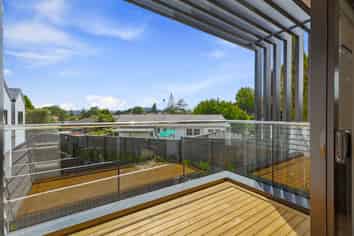 4/13 Fairdale Place, Birkdale